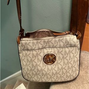 White Micheal Kors cross body